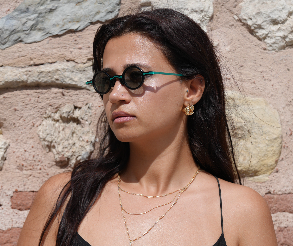 Freesbee Onyx Metal-Acetate Unisex Sunglasses with Tinted Photochromic Lenses