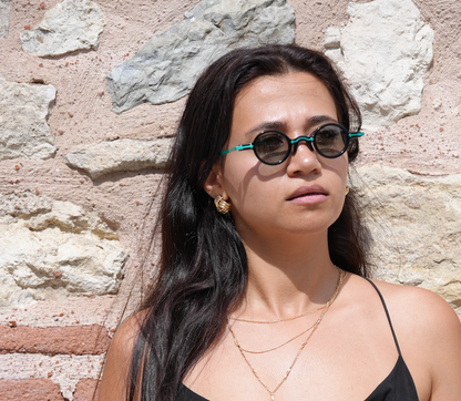 Freesbee Onyx Metal-Acetate Unisex Sunglasses with Tinted Photochromic Lenses