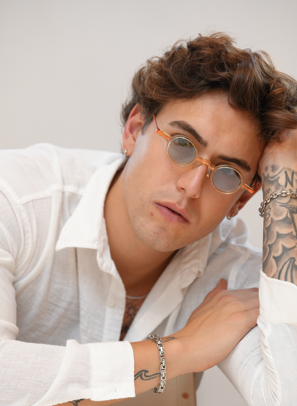 Freesbee Onyx Metal-Acetate Unisex Sunglasses with Tinted Photochromic Lenses